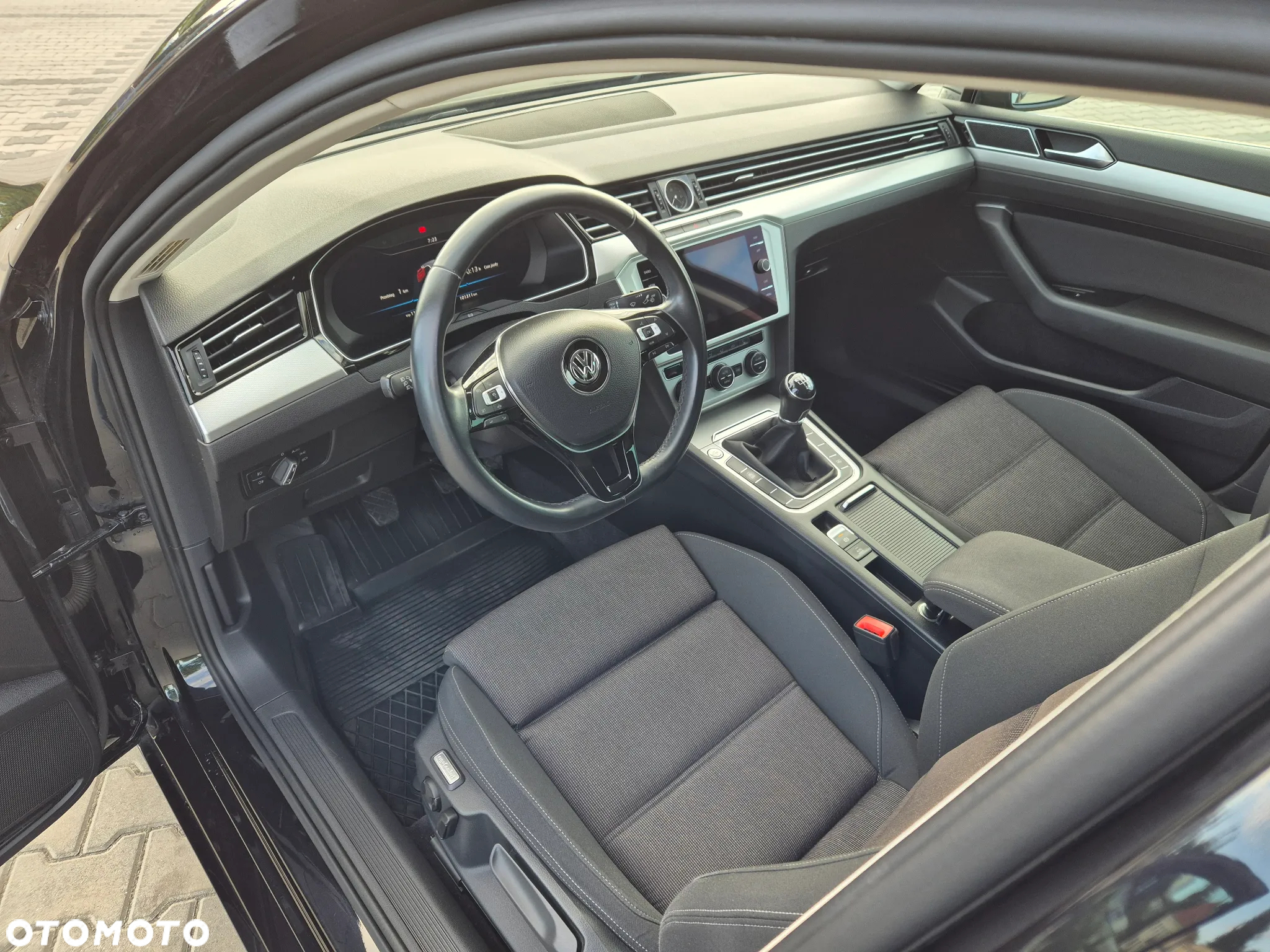 Volkswagen Passat 2.0 TDI BMT Comfortline - 19