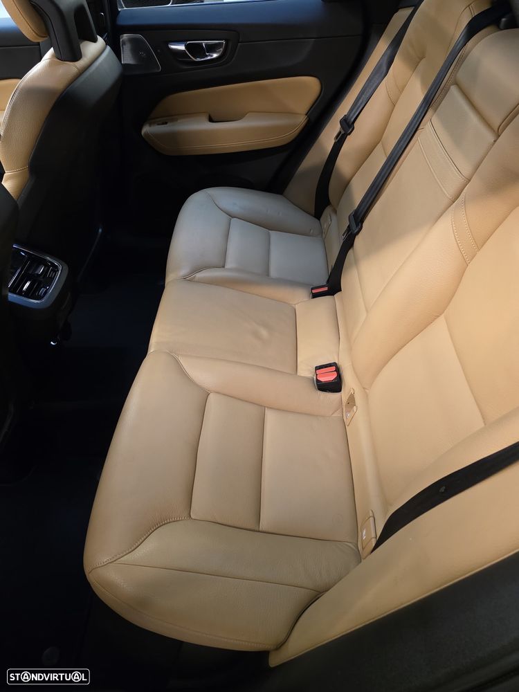 Volvo XC 60 2.0 B4 Inscription Geartronic - 4