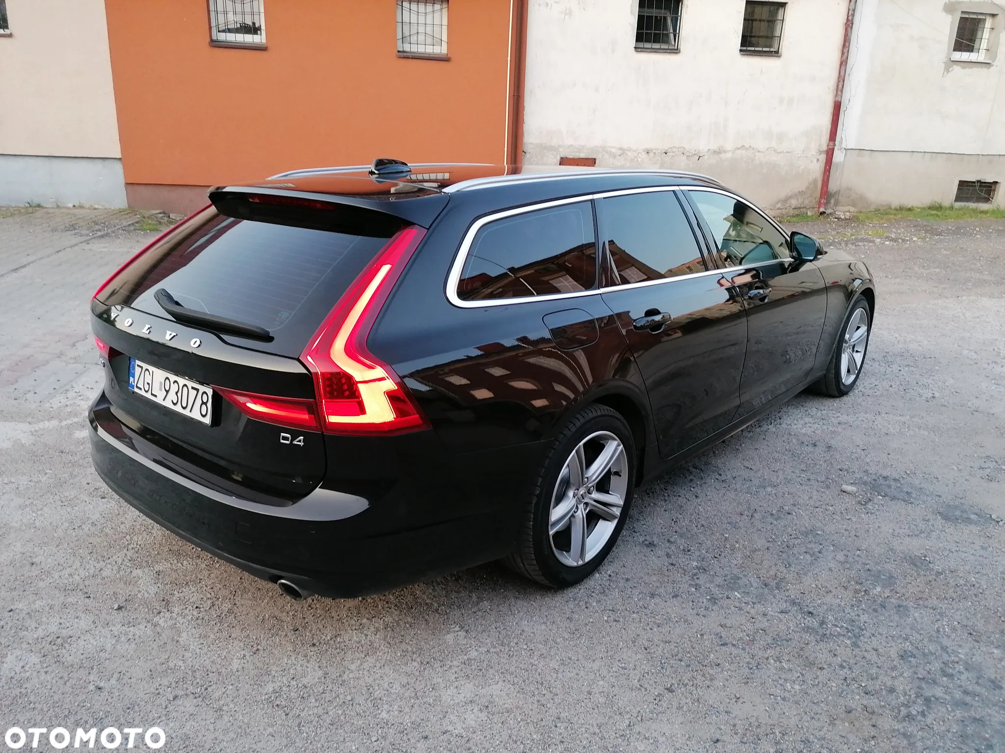 Volvo V90 D4 Momentum - 7