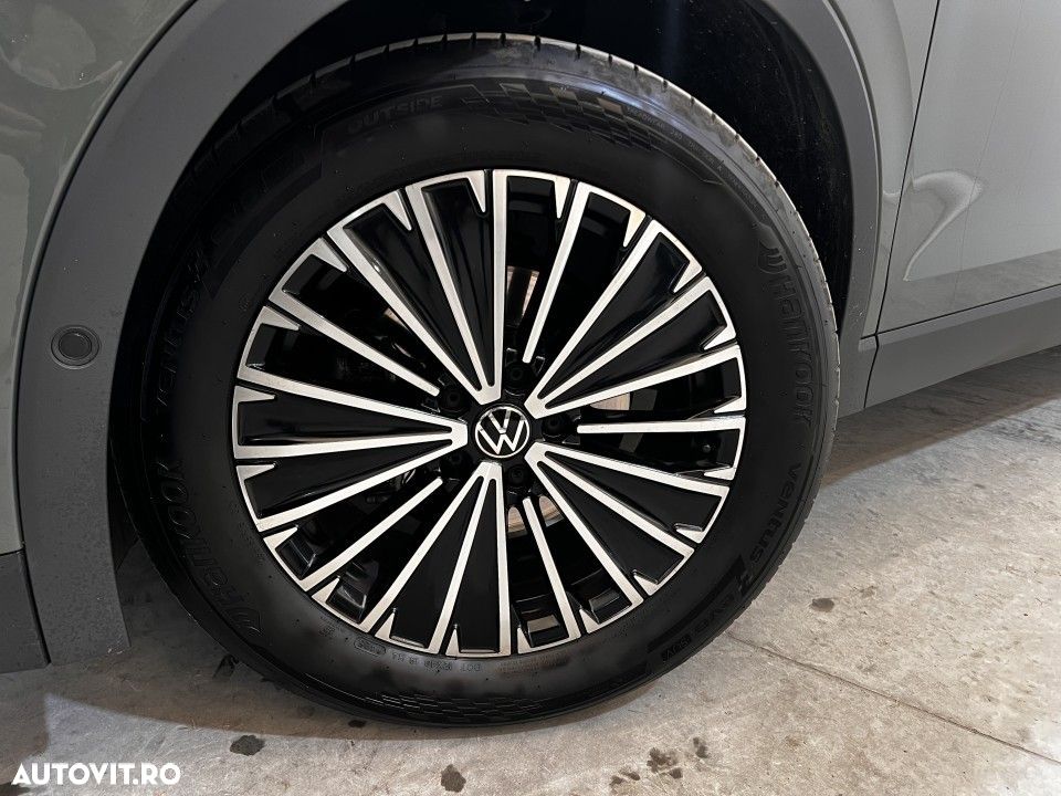 Volkswagen Tiguan - 11