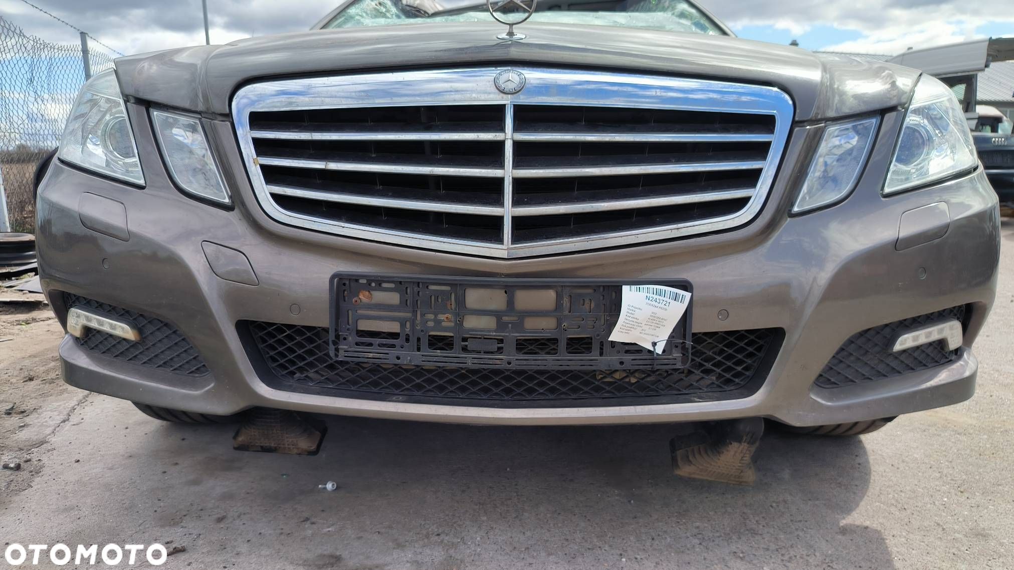ZDERZAK PRZÓD MERCDES-BENZ KLASA-E W212 - 1