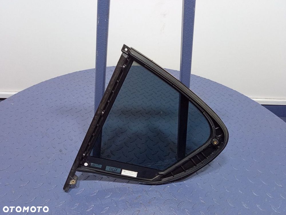 BMW 5 G30 SEDAN SZYBA DRZWI TYŁ PRAWA TRÓJKĄT 7381348 - 2