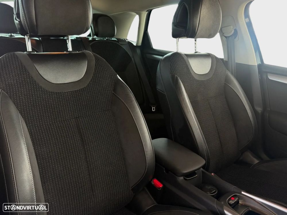 Citroën C4 1.6 e-HDi Exclusive J17 - 10