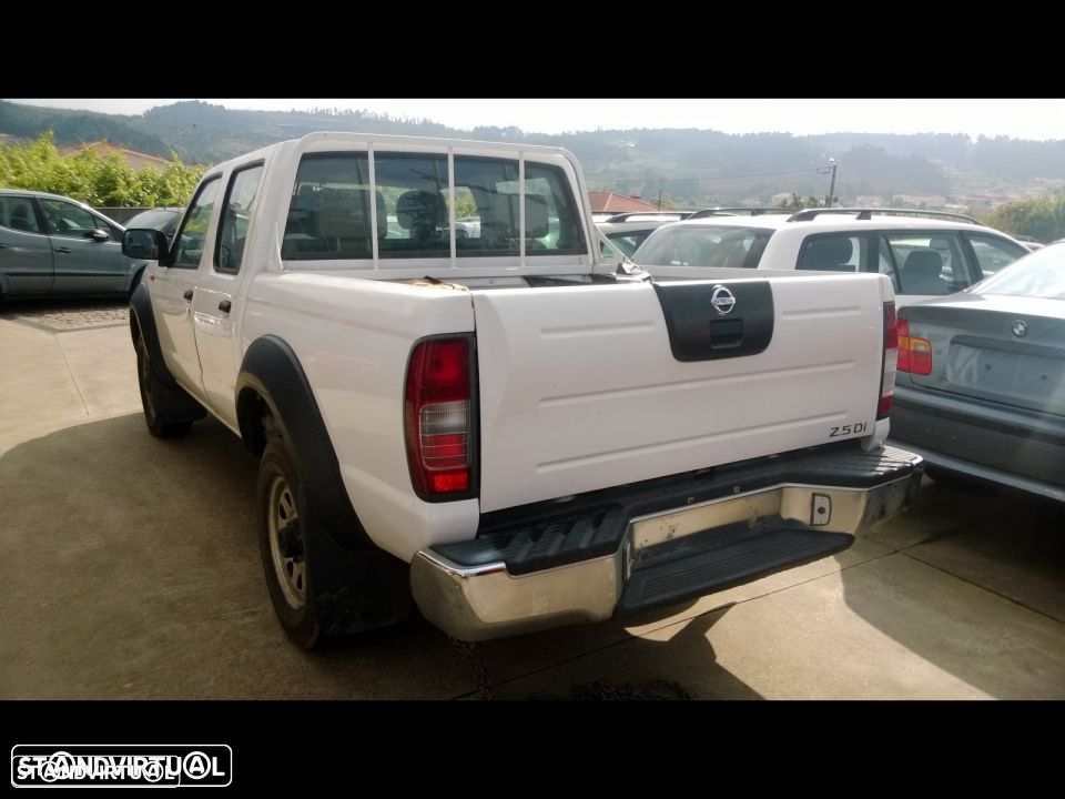 Traseira / Frente /Interior Nissan Navara D22 - 2