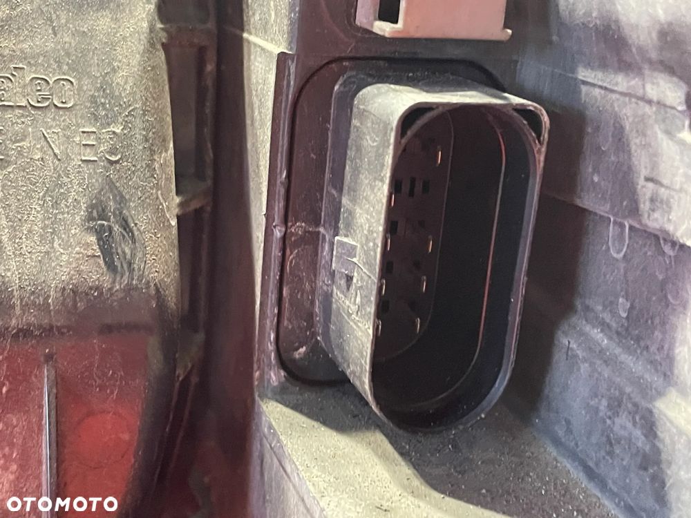 REFLEKTOR PRAWY PRZÓD AUDI A4 B6 8E0941004F - 8