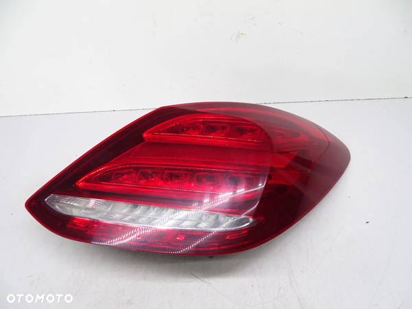 LAMPA TYŁ TYLNA PRAWA MERCEDES C-KLASA 205 W205 SEDAN FUL LED A2059061457