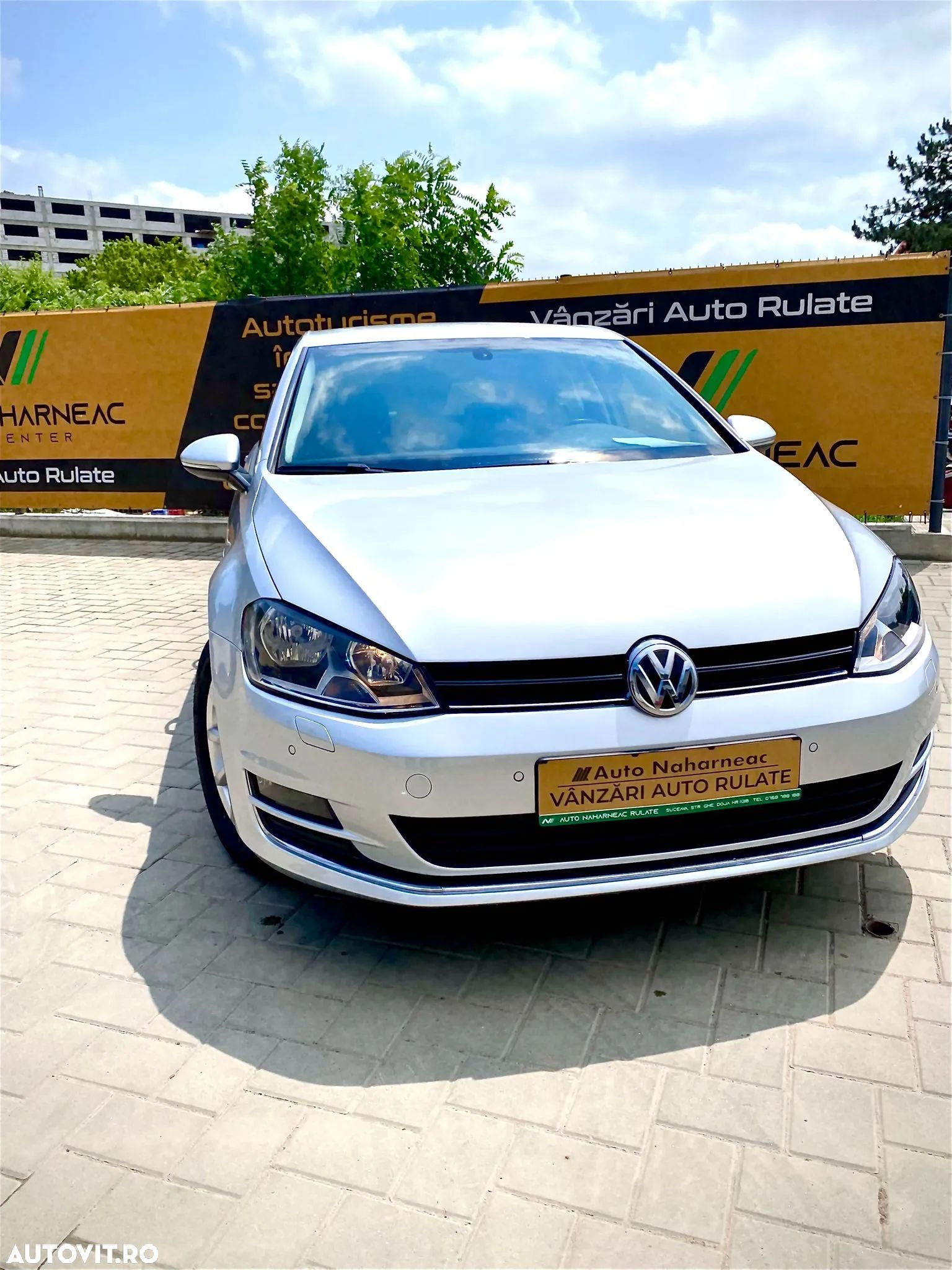 Volkswagen Golf - 1