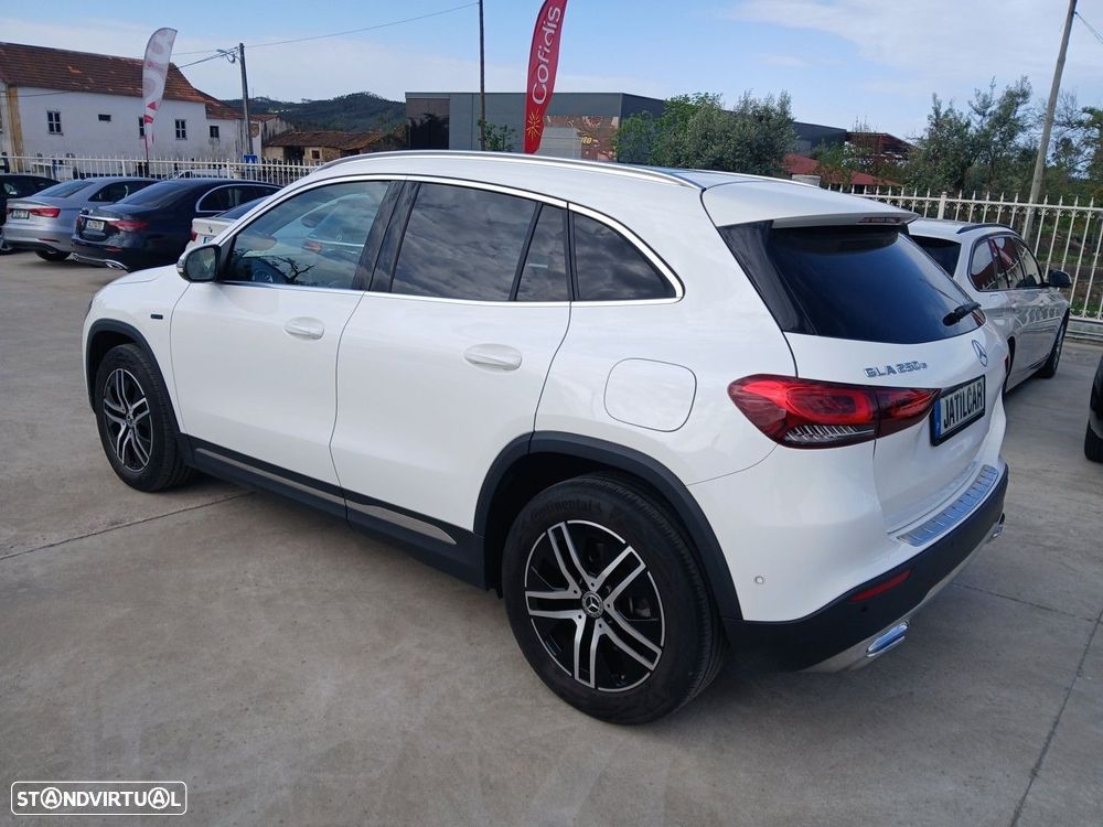 Mercedes-Benz GLA 250 e 8G-DCT - 16