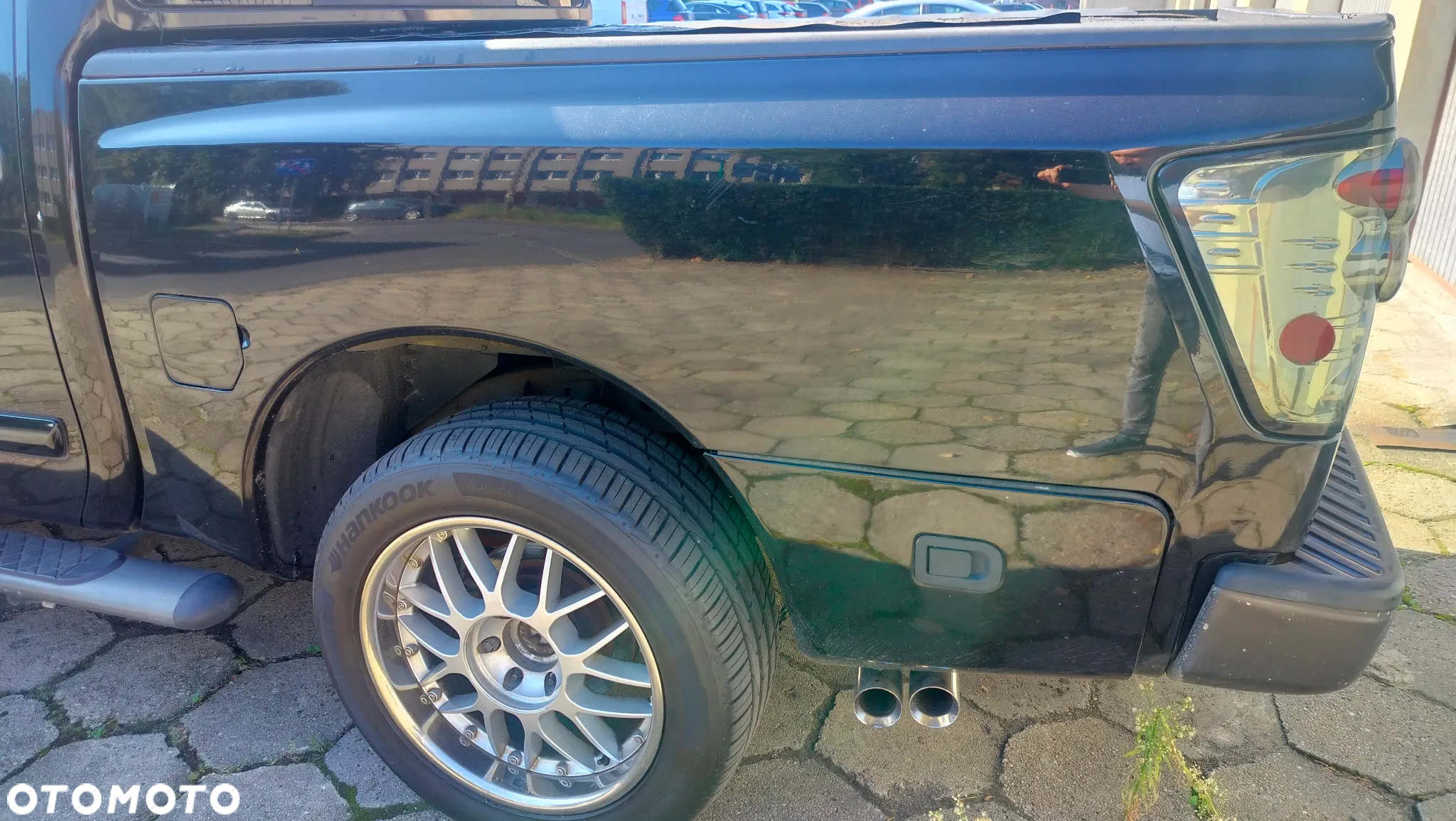 Nissan Titan 5.6 V8 LE Crew Cab - 11