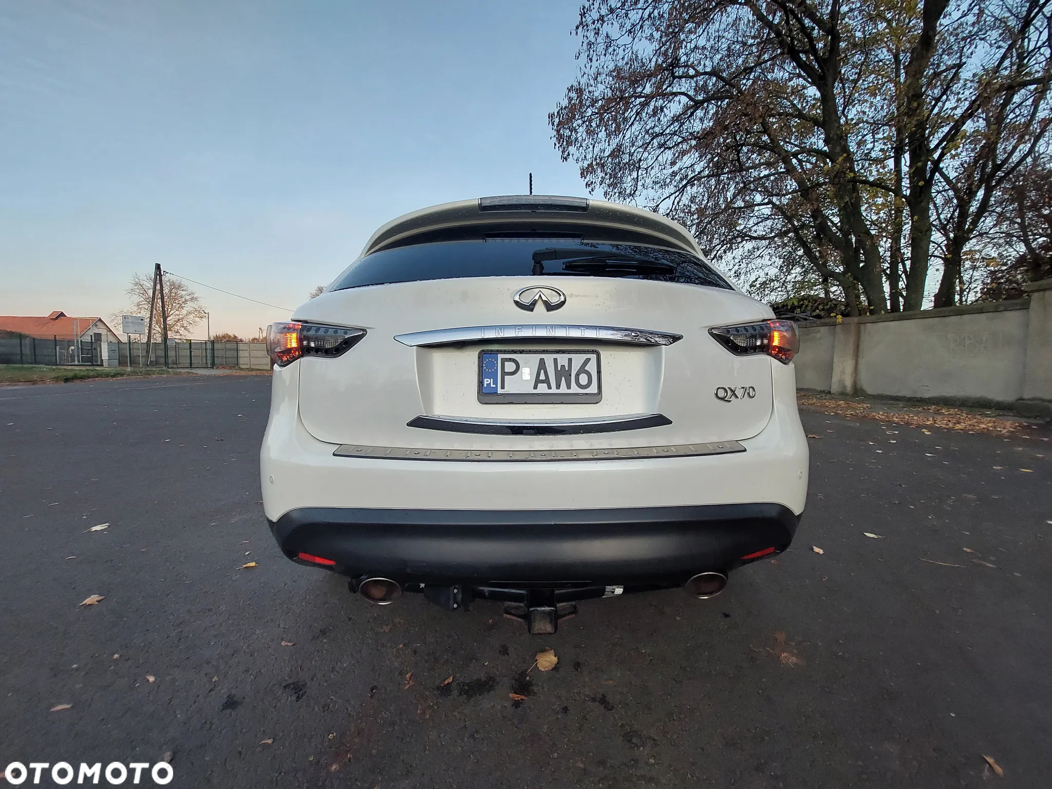 Infiniti QX70 3.7 AWD GT - 8