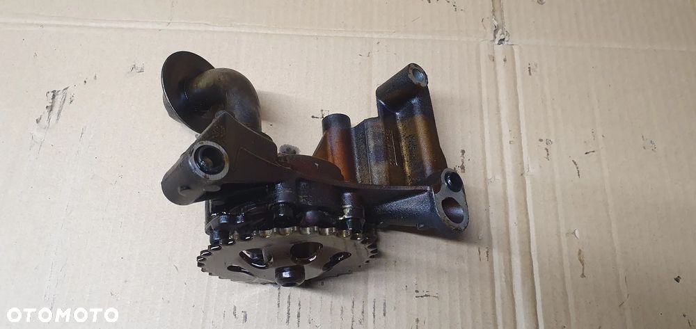 Pompa oleju olejowa Audi A4 B6 1.6 06A115105B - 1