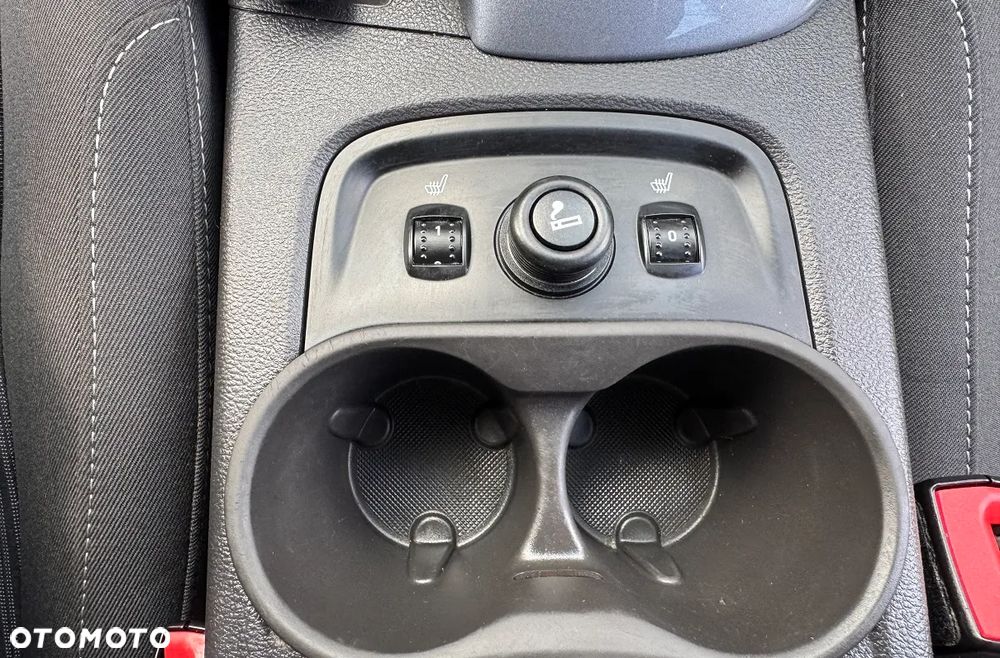 Ford Focus - 32