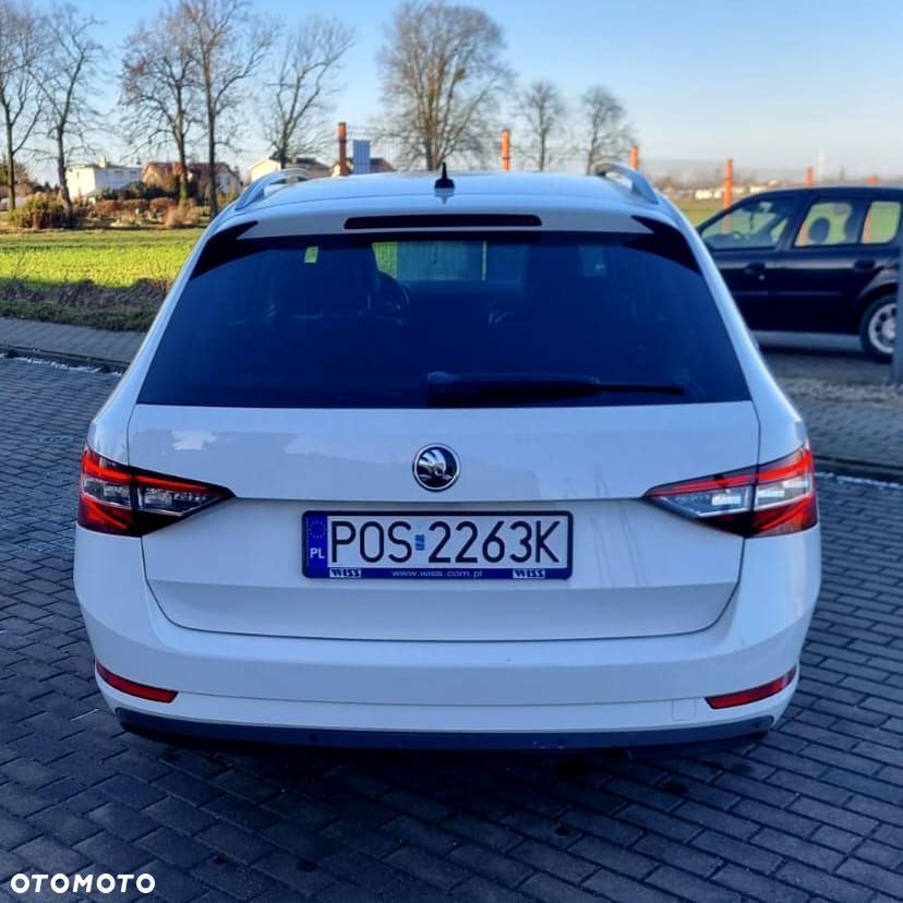 Skoda Superb 2.0 TDI 4x4 DSG Ambition - 8