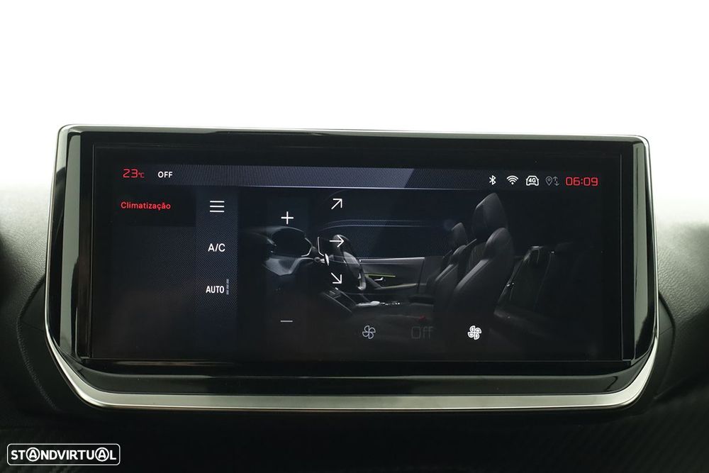 Peugeot 2008 1.2 PureTech Allure EAT8 - 13