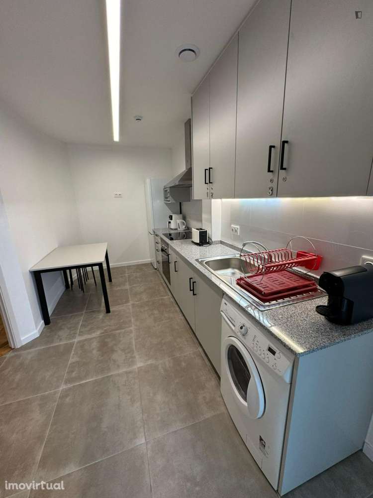 Quarto - localizado em Norton de Matos Coimbra - Grande imagem: 5/13