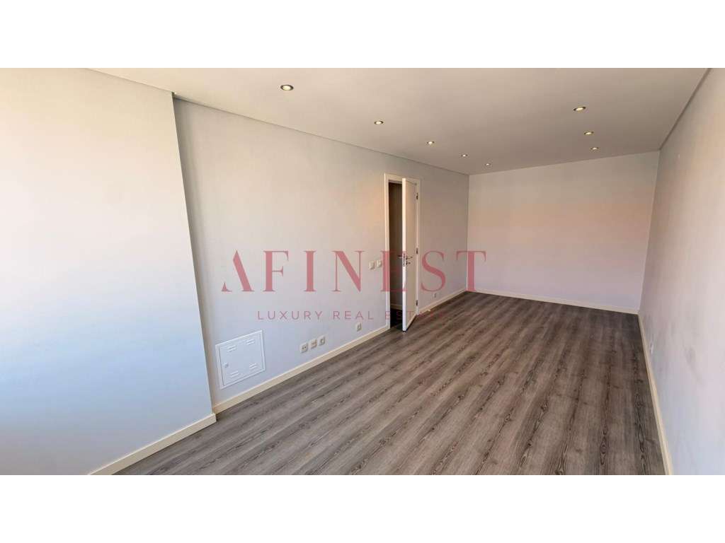 T1 Remodelado no Junqueiro (Carcavelos) | 1º Andar | Perto da Praia... - Grande imagem: 3/32
