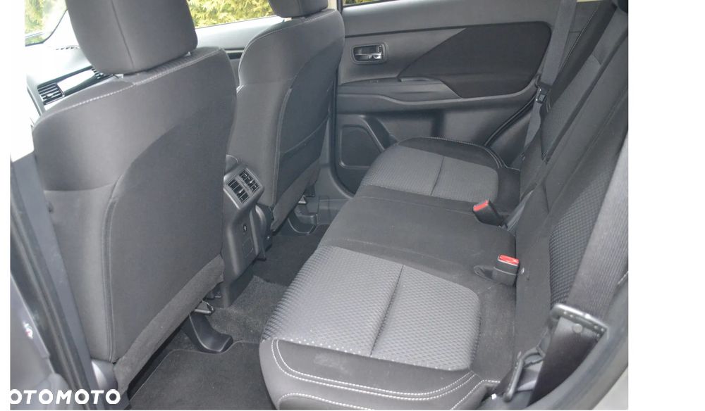 Mitsubishi Outlander 2.0 Intense 4WD CVT - 14