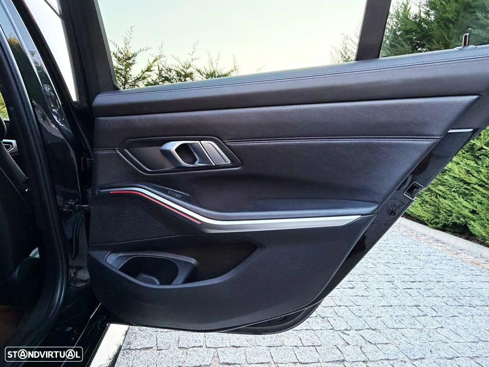 BMW M3 Competition M xDrive - 30