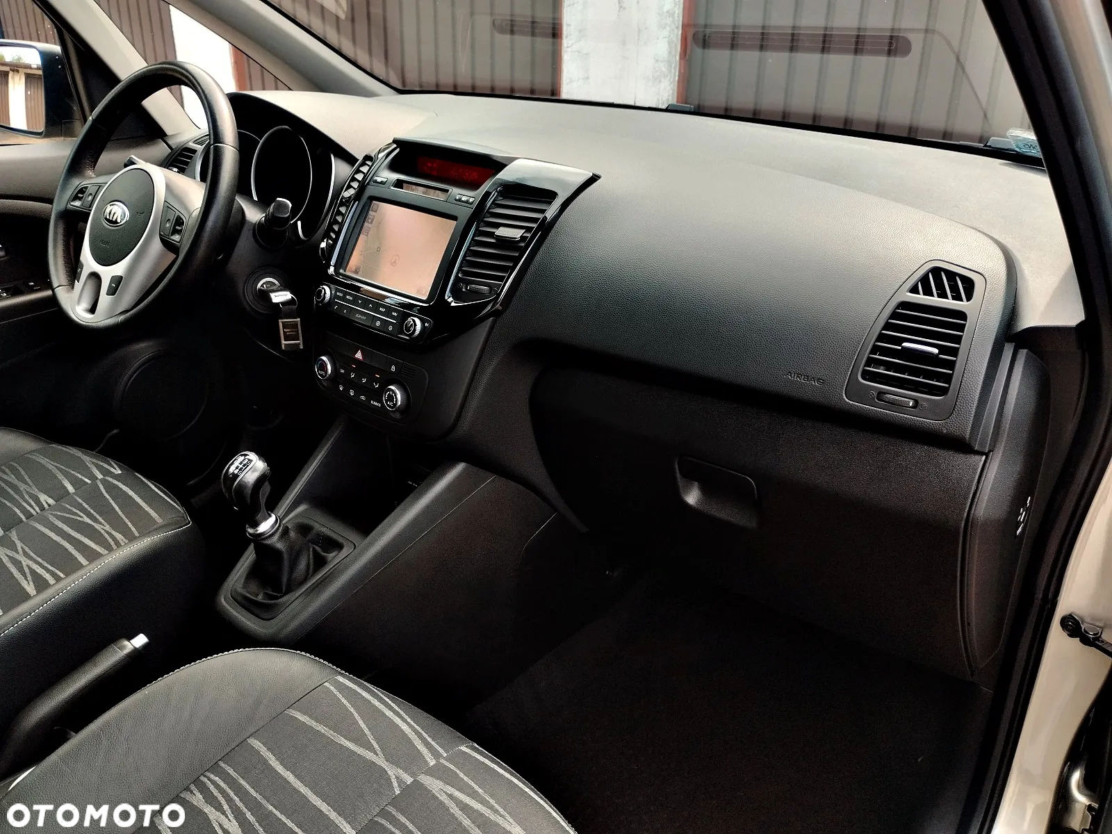 Kia Venga - 10