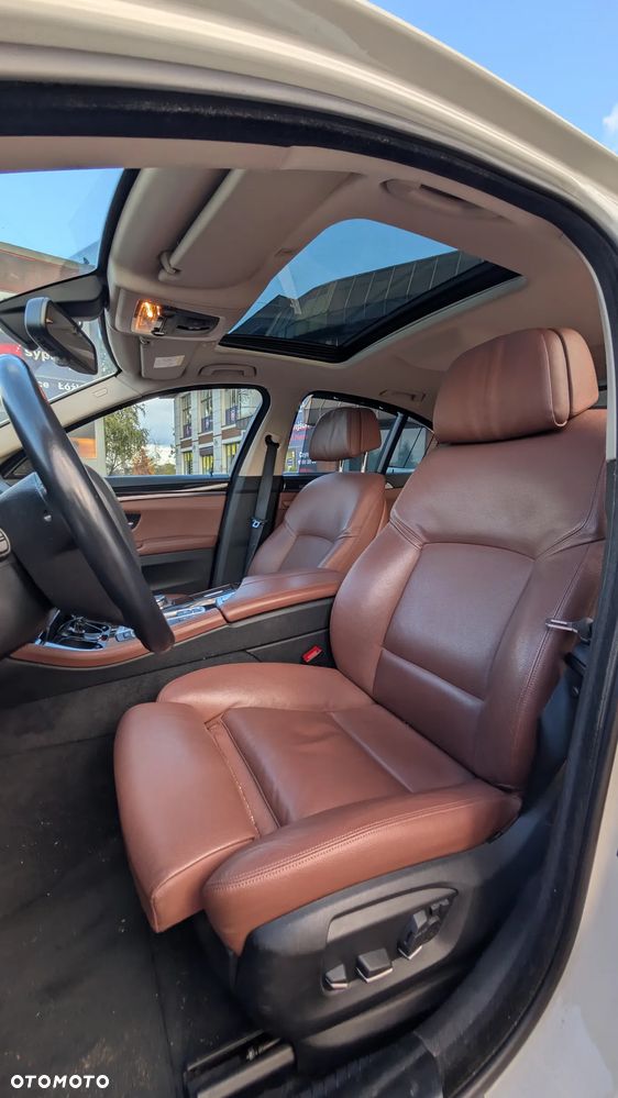 BMW Seria 5 525d xDrive - 7