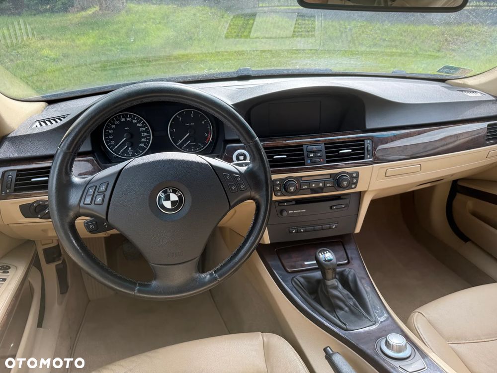 BMW Seria 3 320d - 10