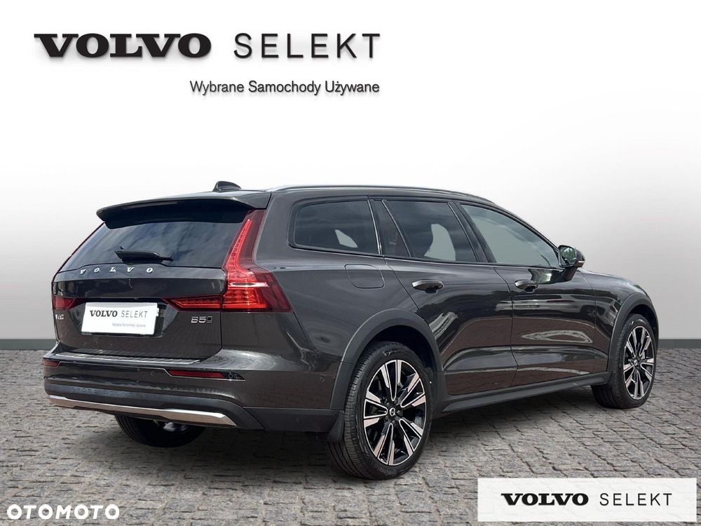 Volvo V60 Cross Country - 7