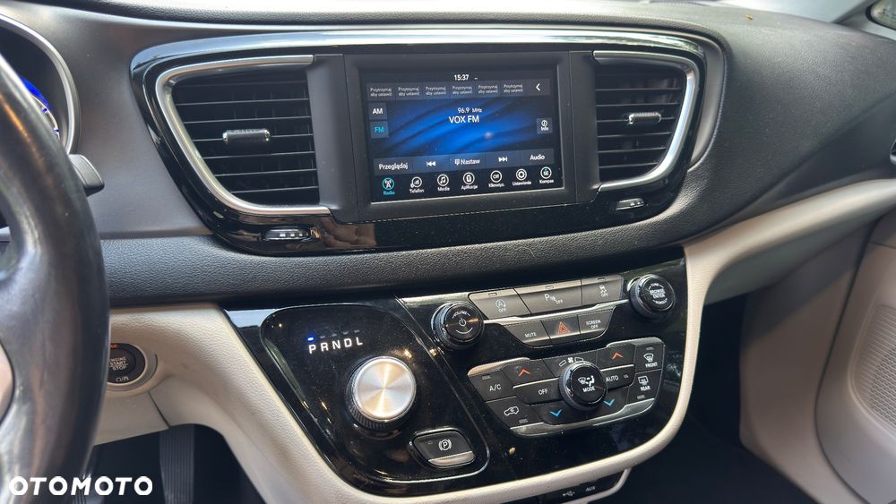 Chrysler Pacifica - 26