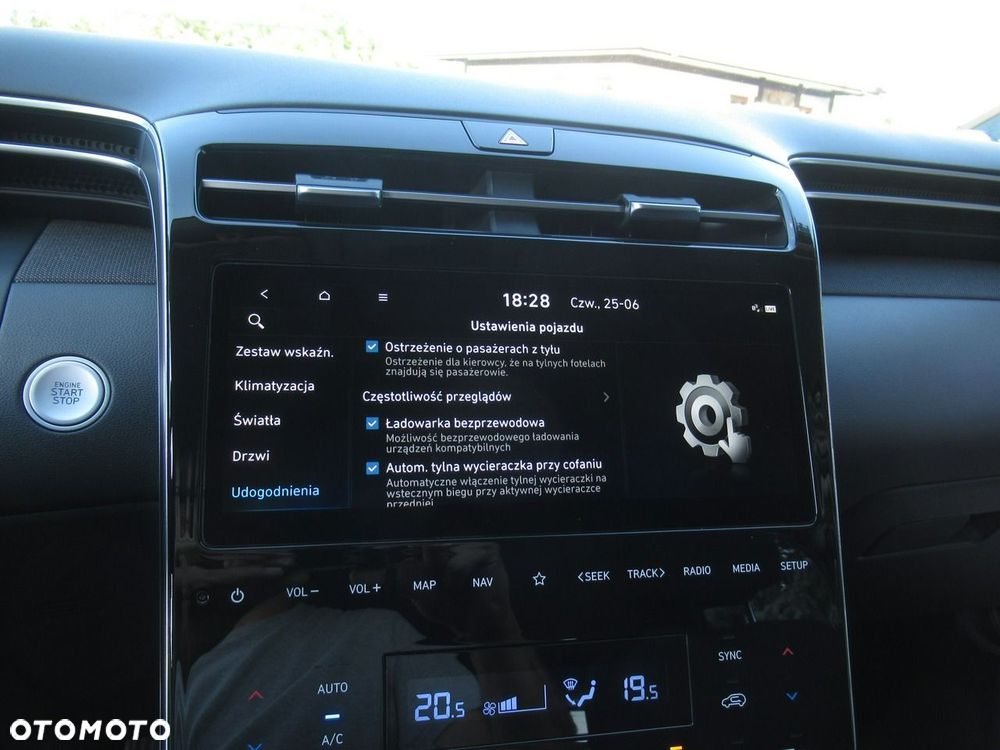 Hyundai Tucson 1.6 T-GDi HEV Executive 2WD - 29