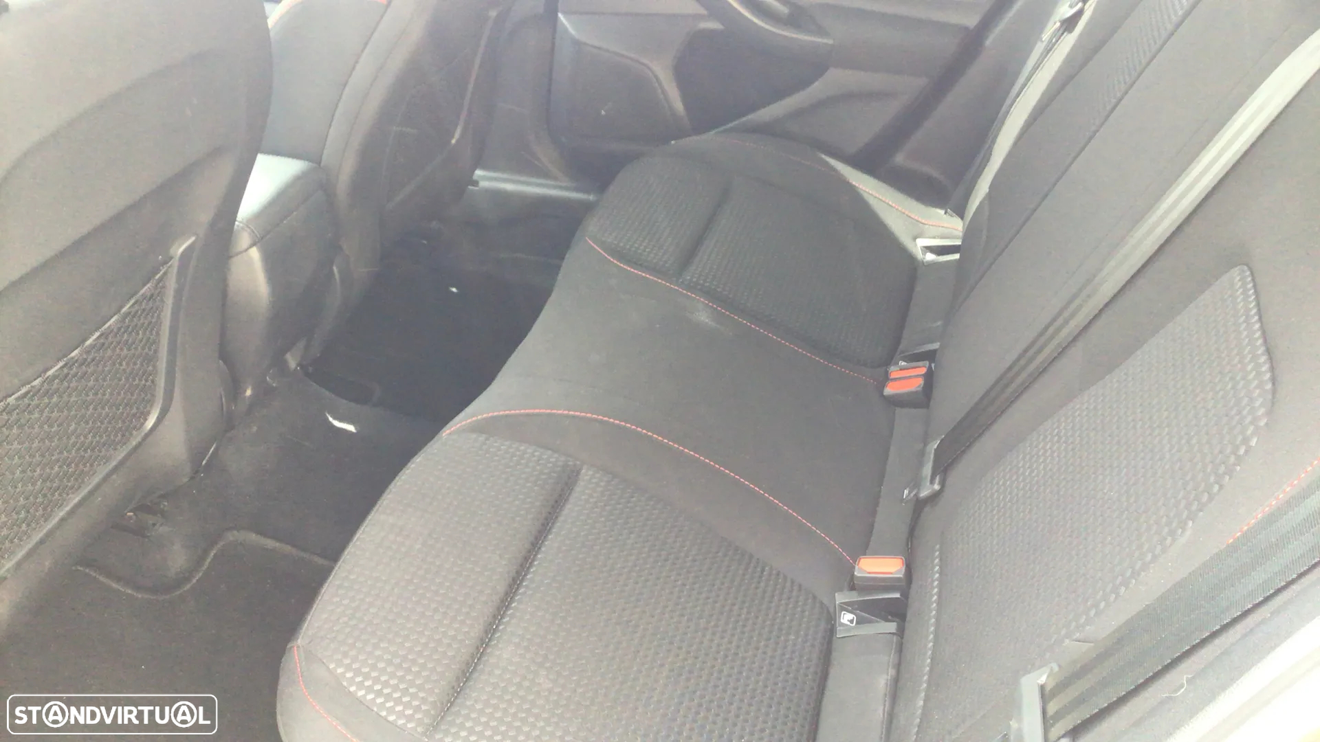 Ford Focus 1.0 EcoBoost MHEV ST-Line - 18
