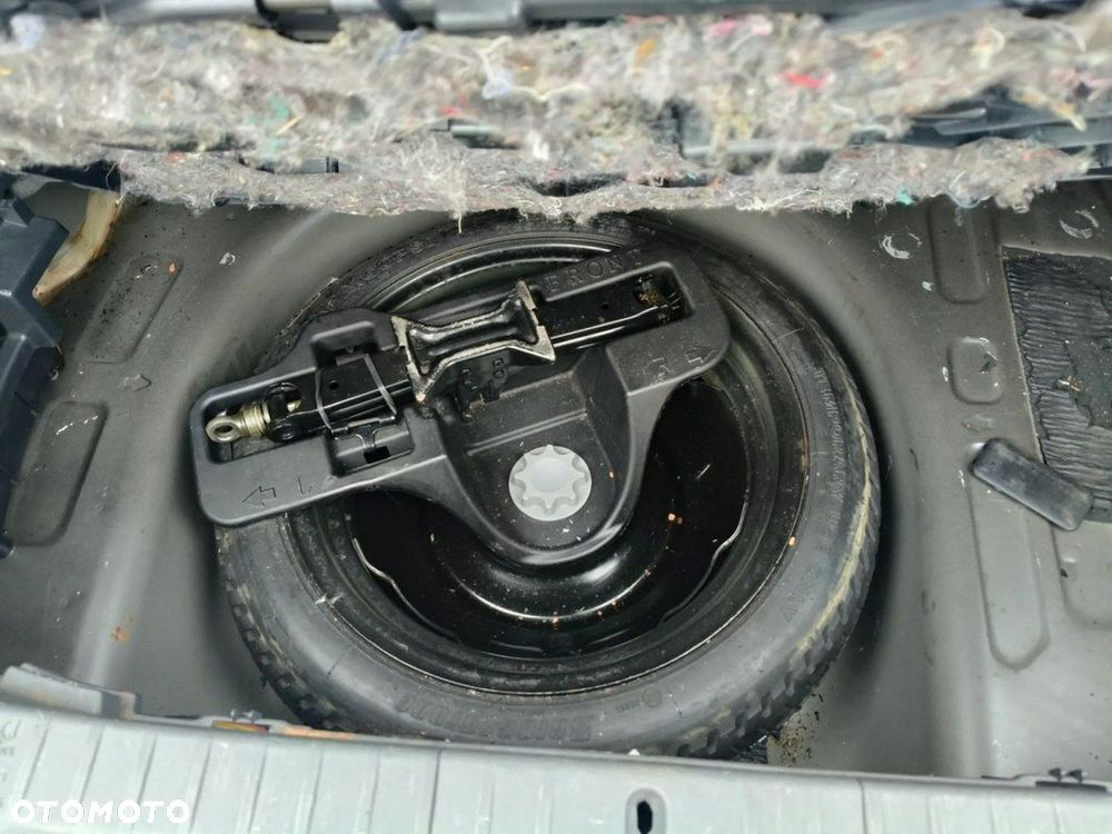 Toyota Prius - 23