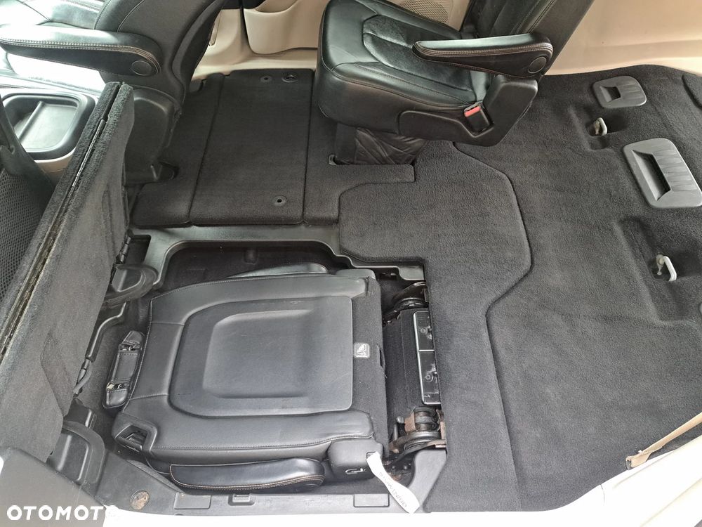 Chrysler Pacifica - 27