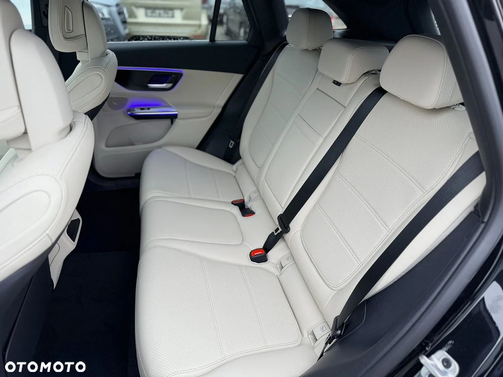 Mercedes-Benz GLC - 25