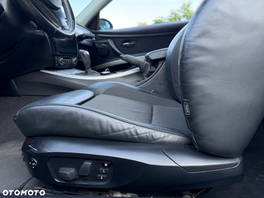 BMW Seria 3 320i - 15