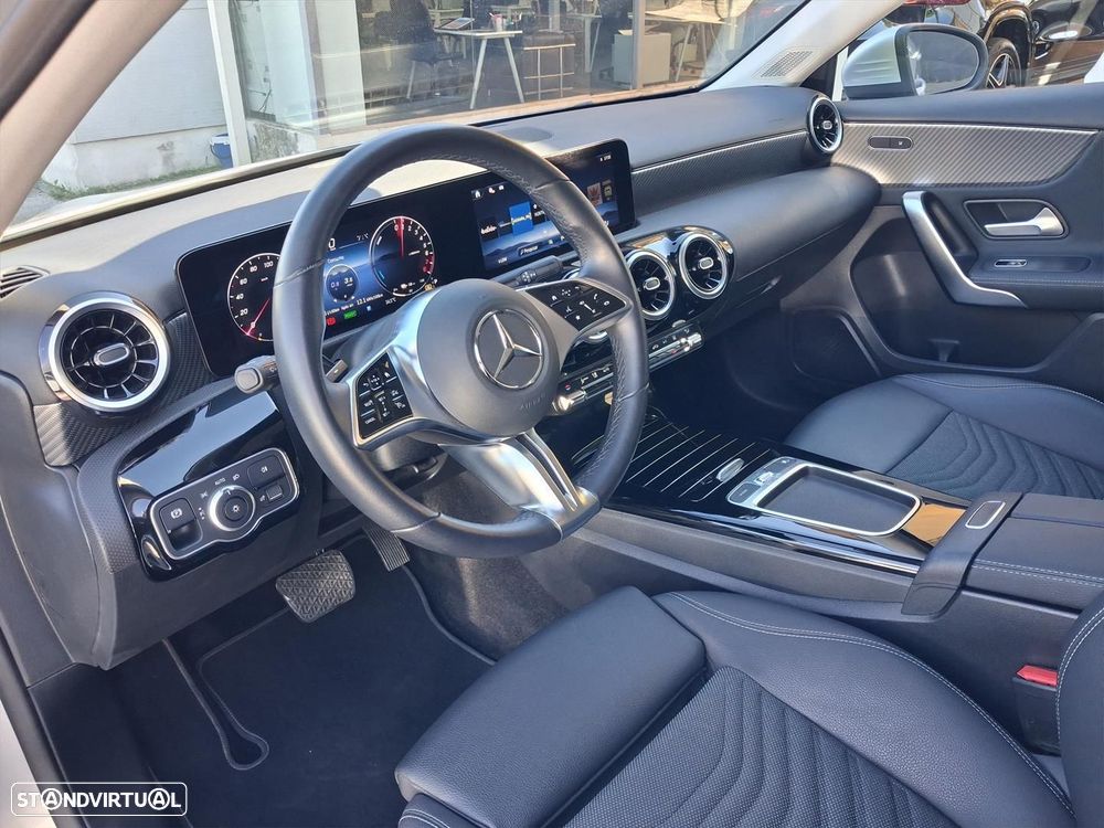 Mercedes-Benz A 250 Limousine - 11