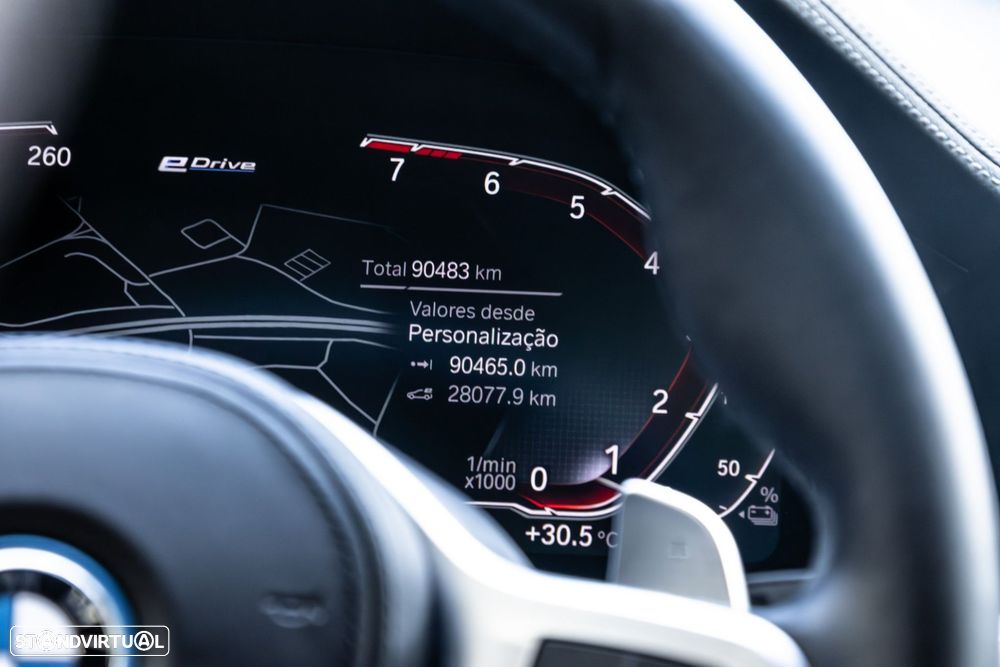 BMW 330 e Pack Desportivo M Pro Auto - 21
