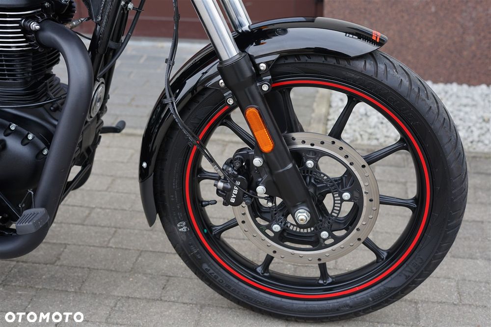 Royal Enfield Meteor - 15