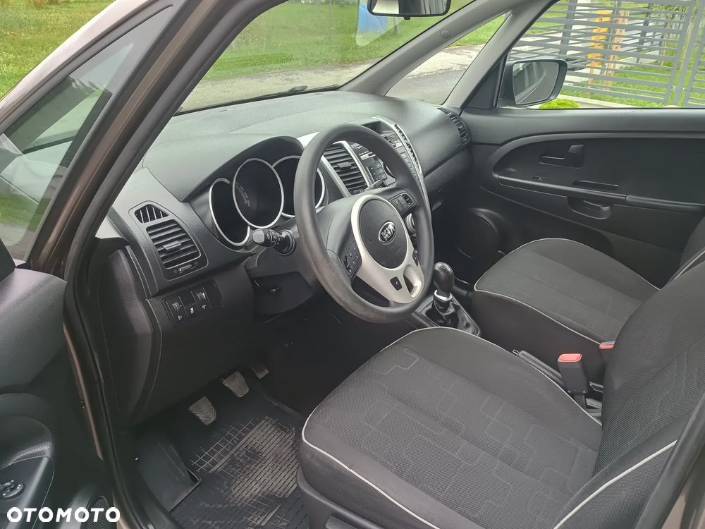 Kia Venga 1.4 CVVT Attract - 12