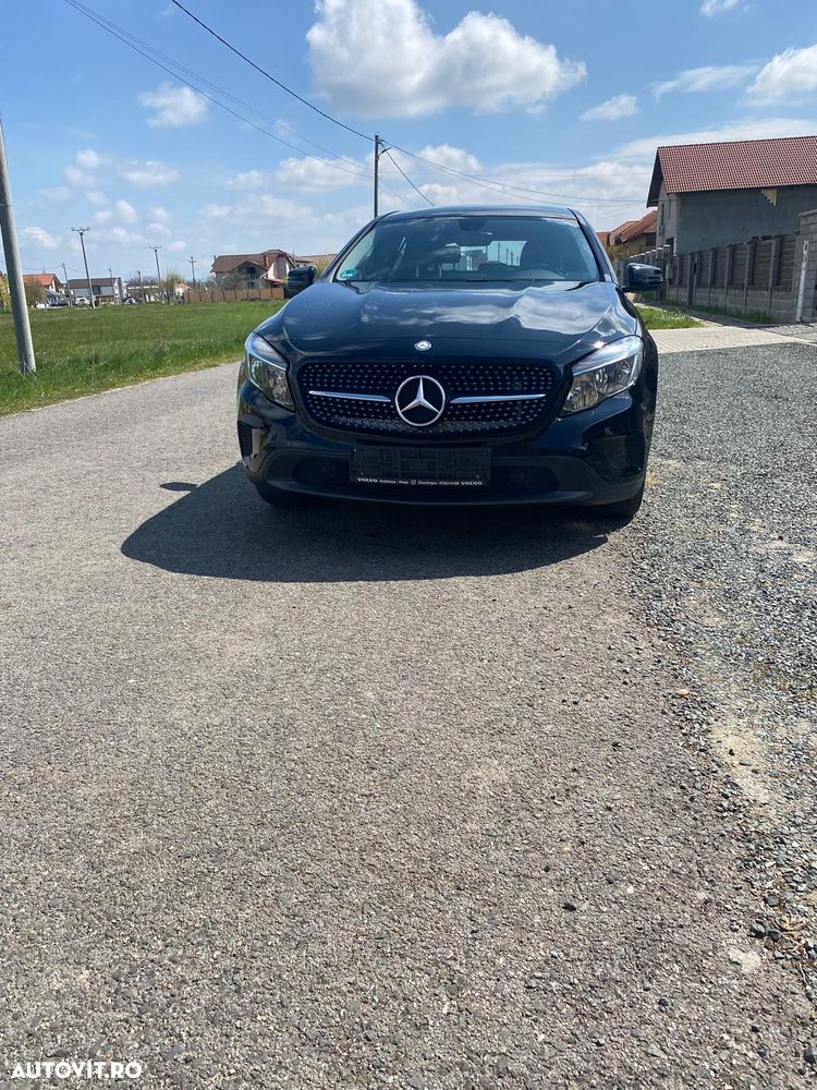 Mercedes-Benz GLA 200 d Urban - 4