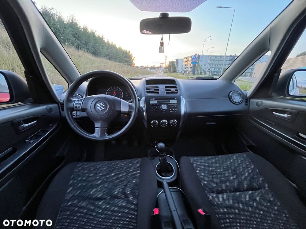 Suzuki SX4 1.6 GS / Premium - 10