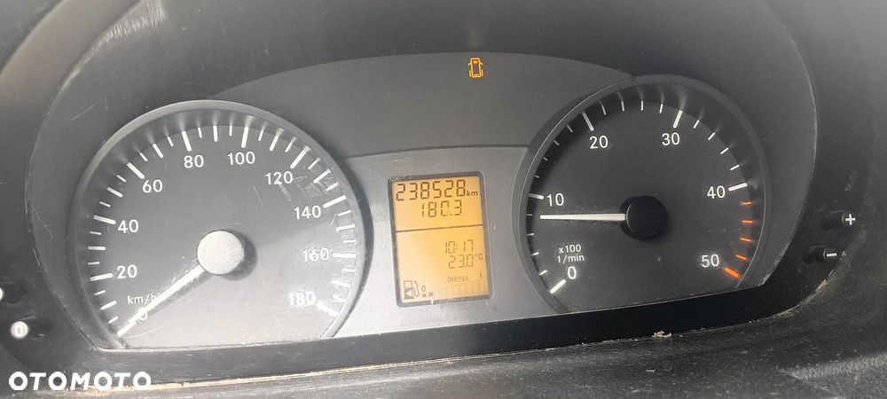 Mercedes-Benz Sprinter - 14