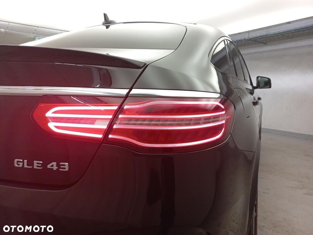 Mercedes-Benz GLE - 21