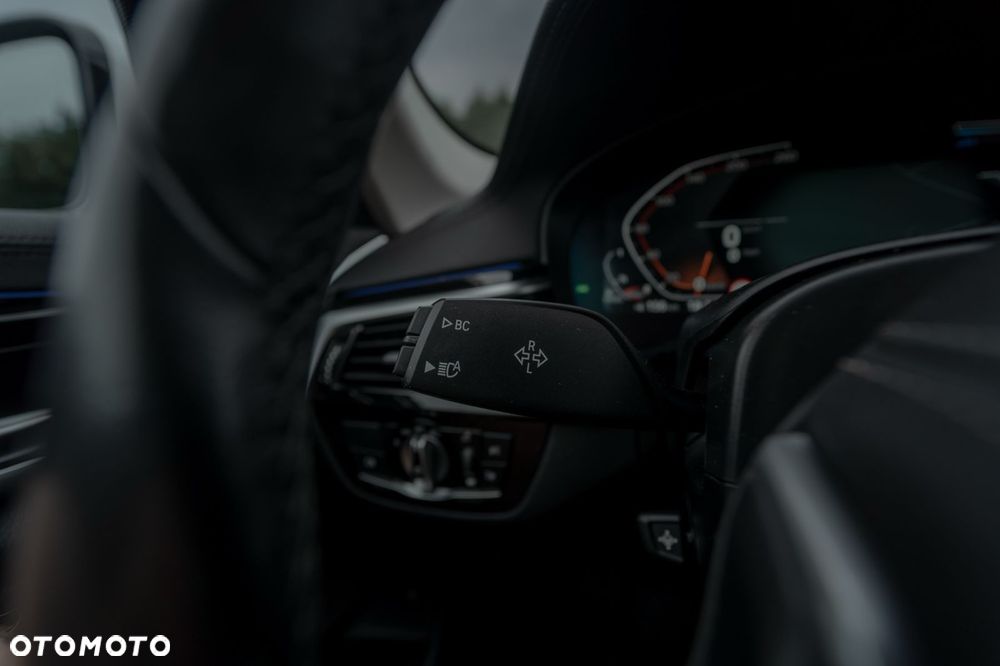 BMW Seria 5 520d xDrive Sport Line - 30