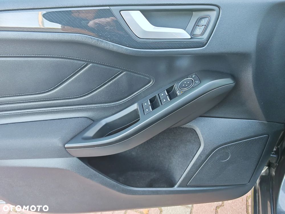 Ford Focus 1.5 EcoBlue Start-Stopp-System ST-LINE X - 32