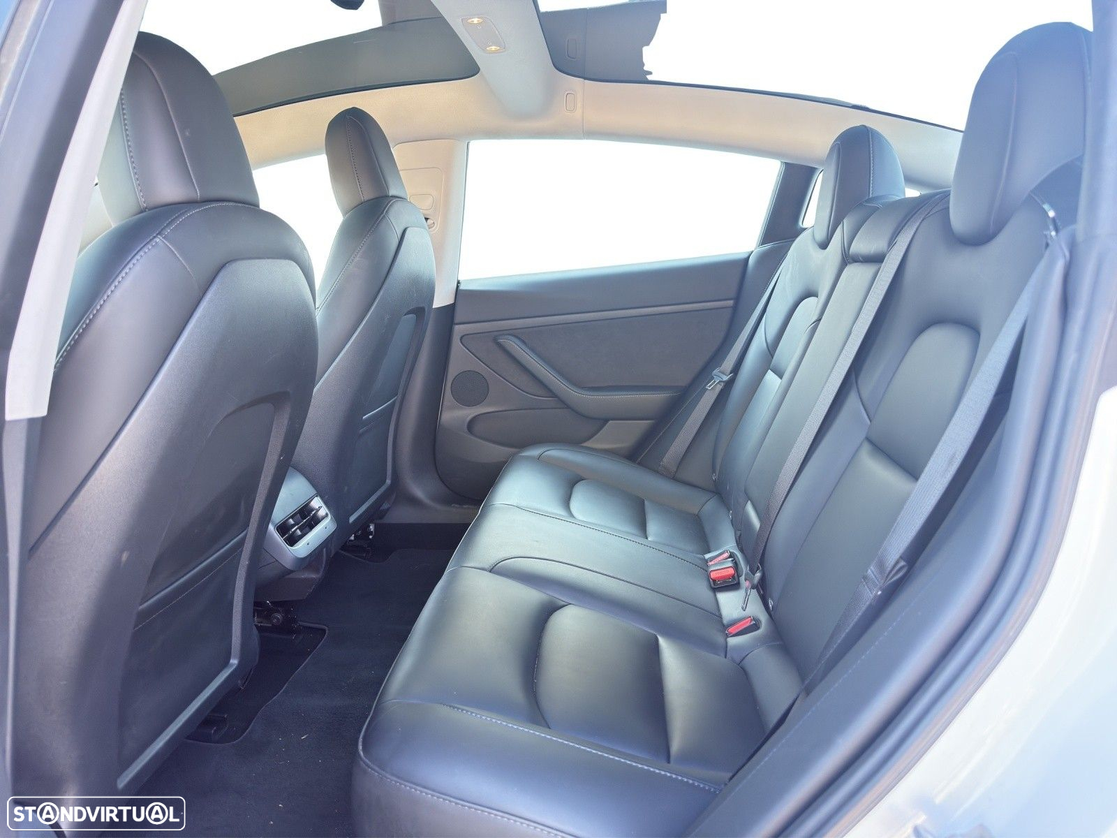 Tesla Model 3 RWD - 12