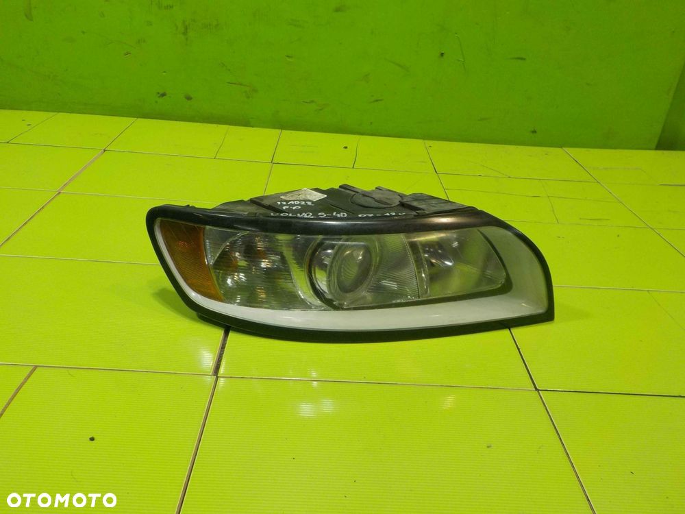 VOLVO S40 II LIFT 10r lampa prawa przod 31265701 - 8