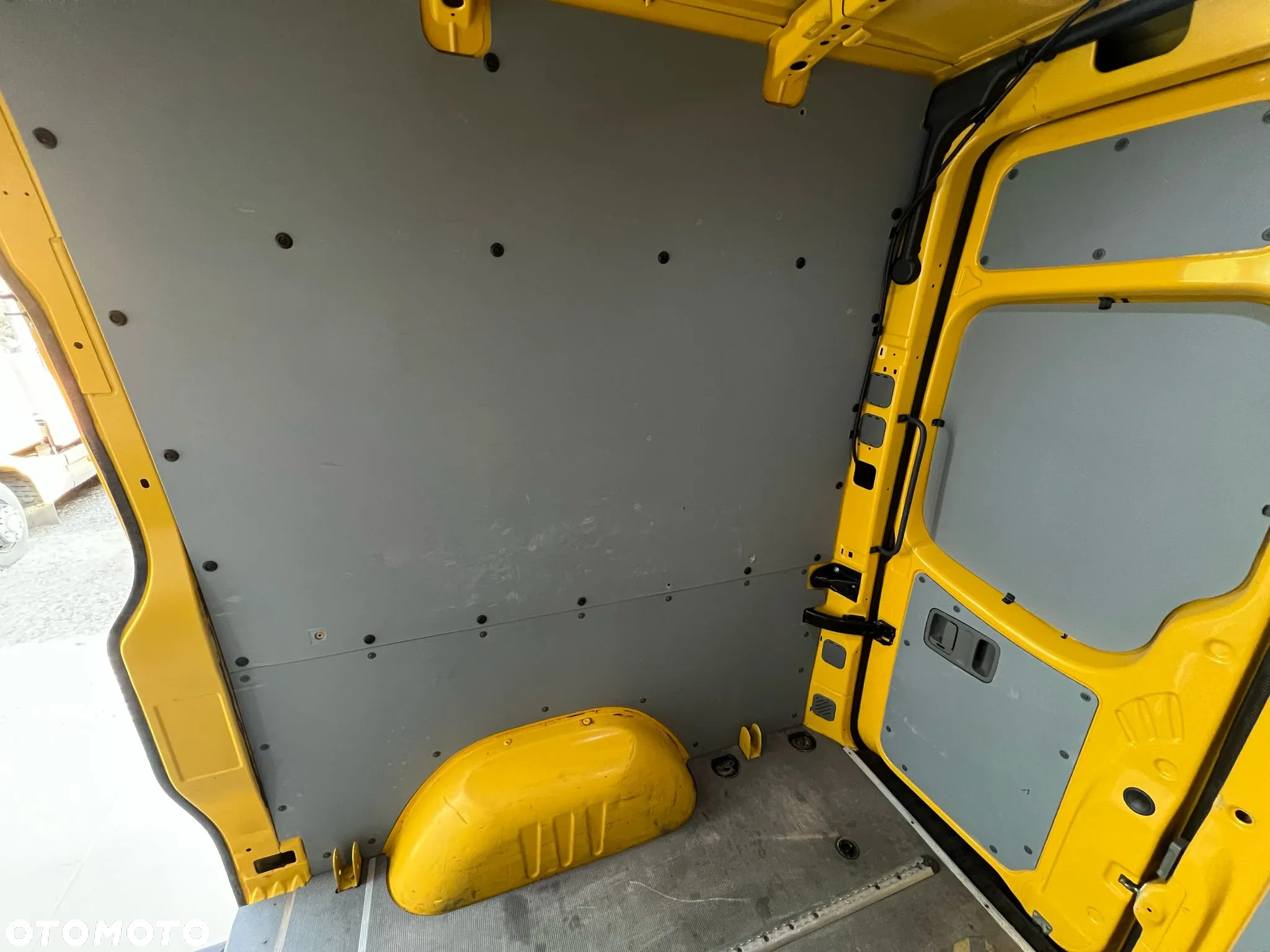 Volkswagen CRAFTER SREDNIAK KLIMATYZACJA - 15