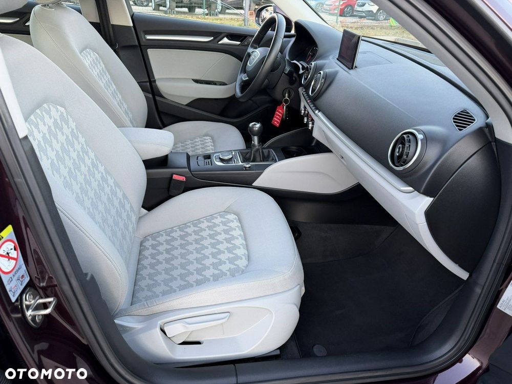 Audi A3 Sportback 1.6 TDI DPF Attraction - 35