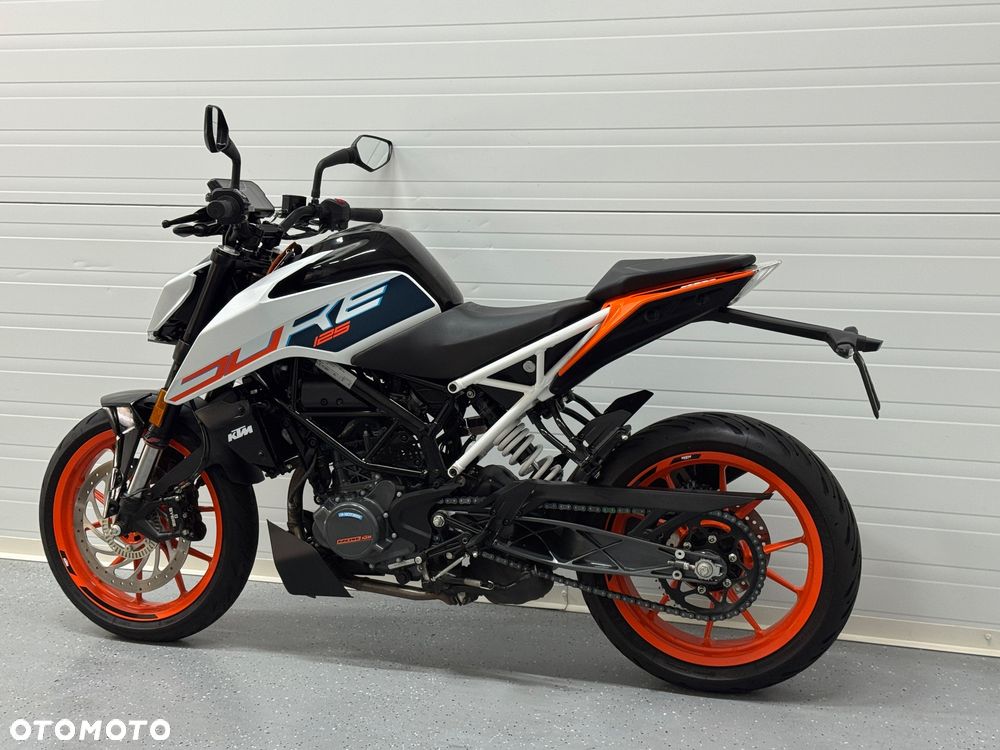 KTM Duke 125 - 21