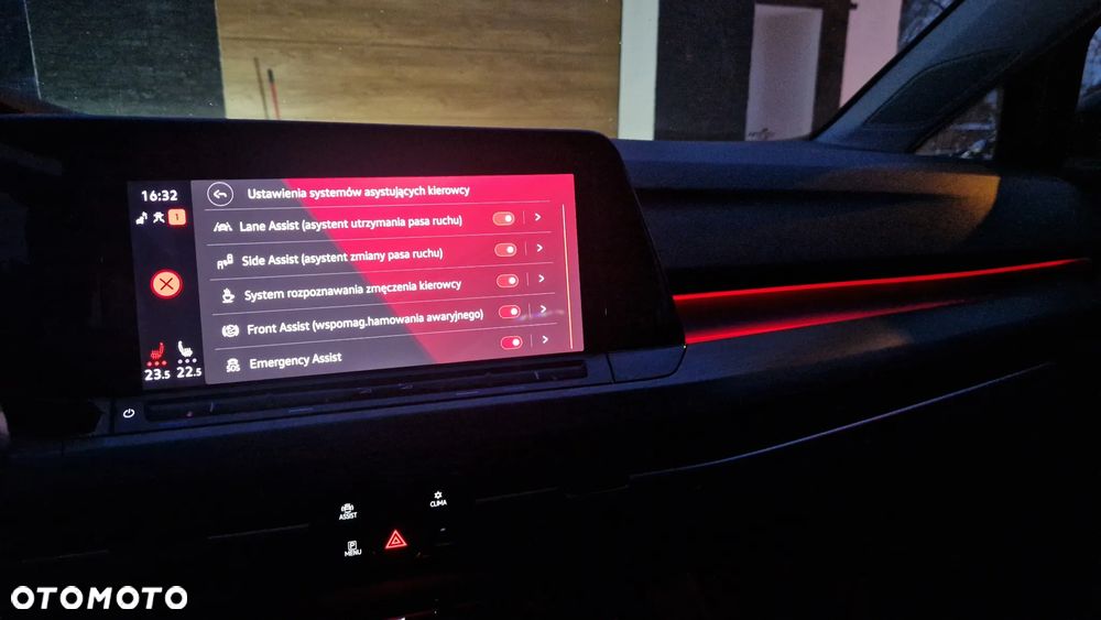 Volkswagen Golf 1.5 eTSI Style DSG - 25