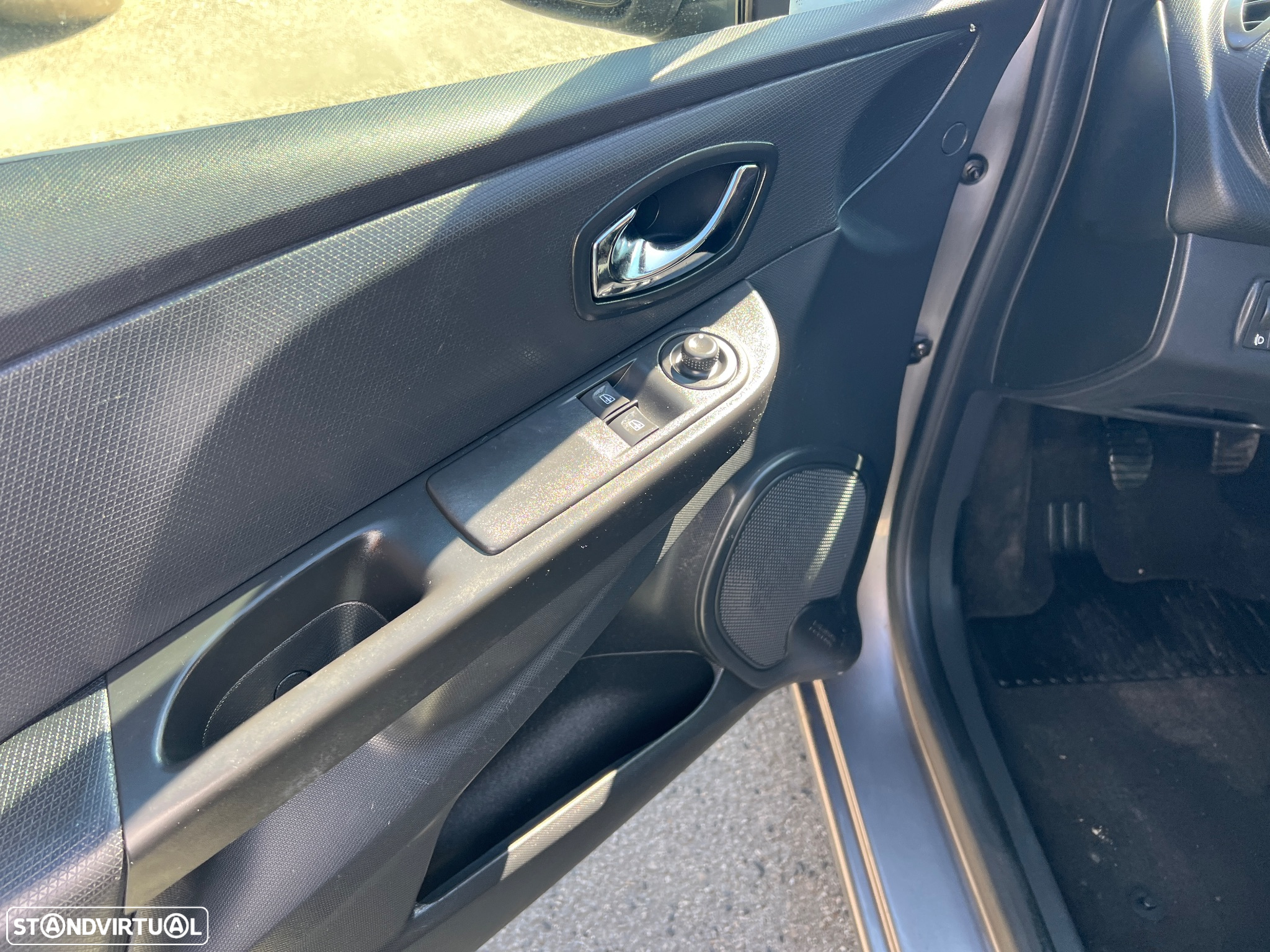 Renault Clio 1.5 dCi Dynamique S - 44